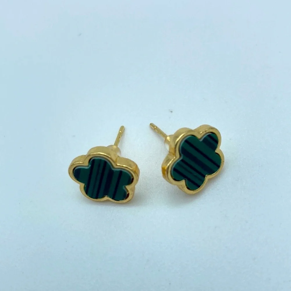 NEW CLOVER GREEN EARRINGS